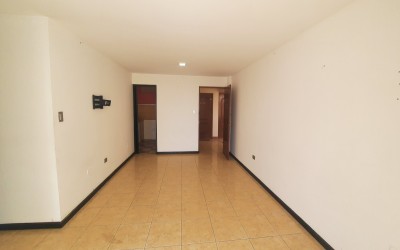 Venta de Departamento en Urb. San Eduardo - Chiclayo, A media Cuadra de Av. Víctor Raúl